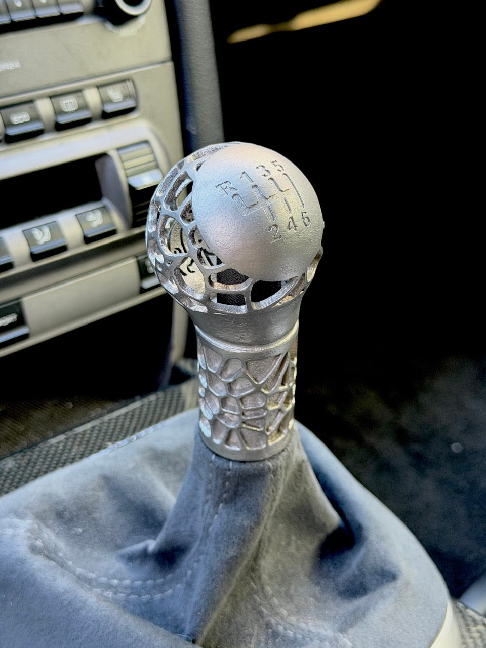 Shift knob for 997/987/996/986 - Voronoi pattern