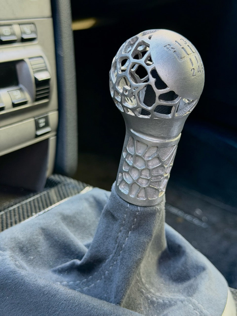 Shift knob for 997/987/996/986 - Voronoi pattern