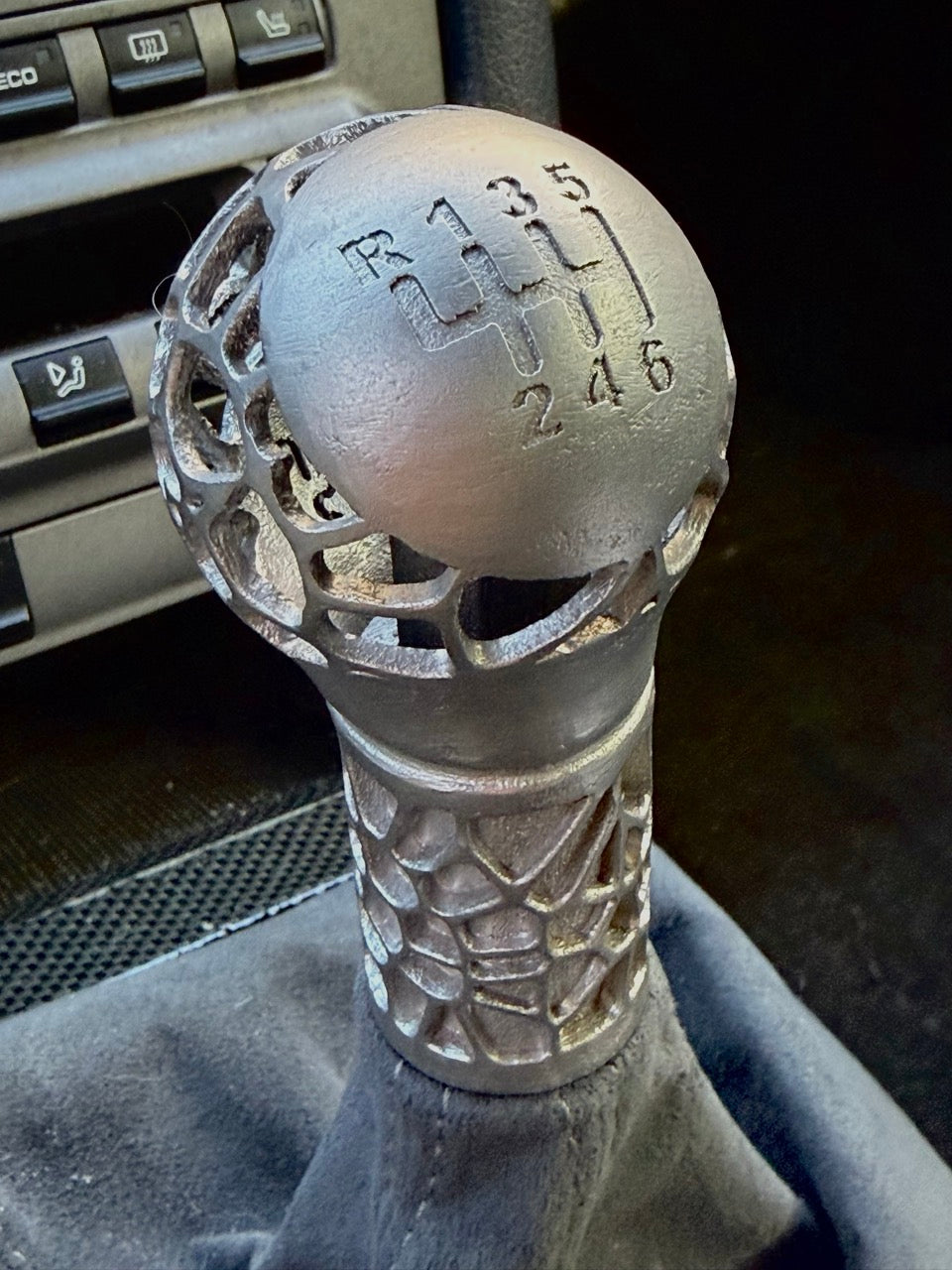 Shift knob for 997/987/996/986 - Voronoi pattern