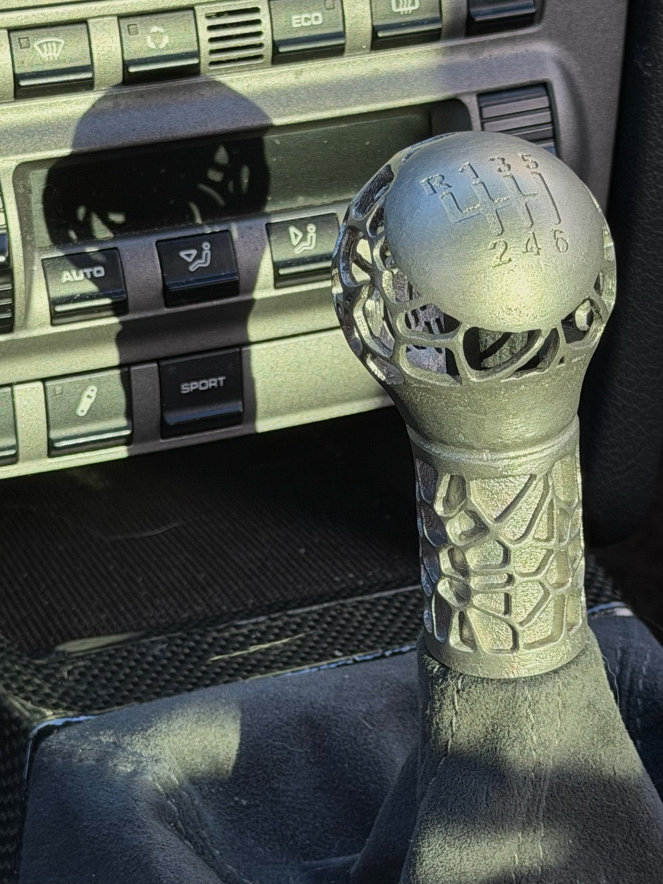 Shift knob for 997/987/996/986 - Voronoi pattern