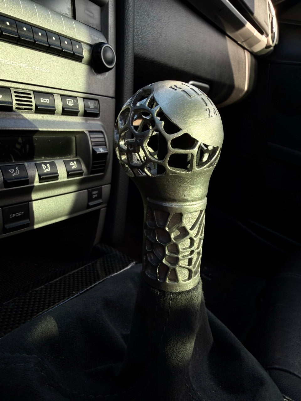 Shift knob for 997/987/996/986 - Voronoi pattern