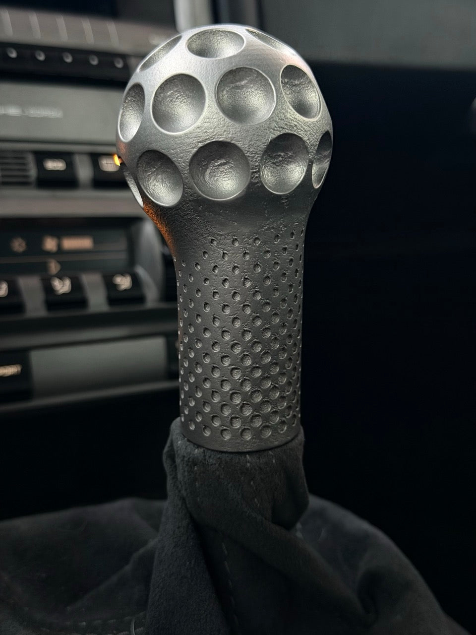 Shift knob for 997/987/996/986 - Golf ball pattern